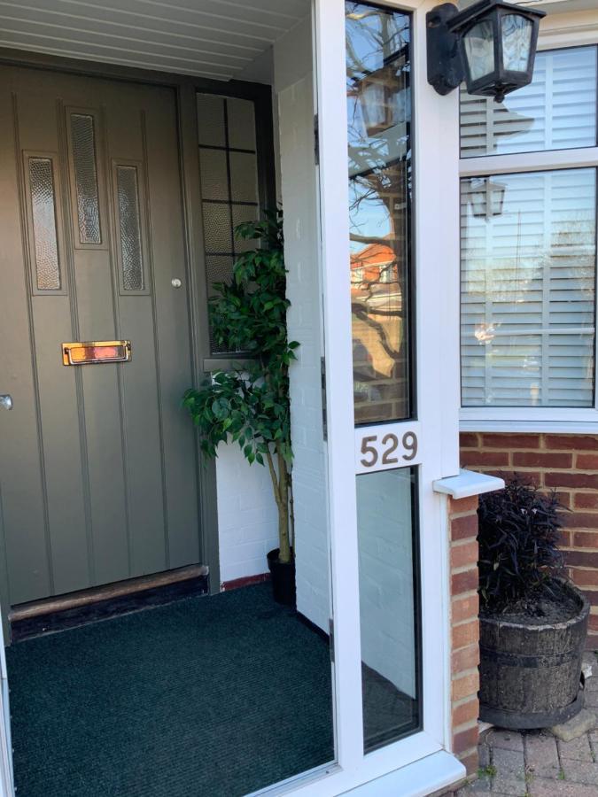4 Bedroom House By Your Stay Solutions Short Lets & Serviced Accommodation Southampton With Terrace & Garden Exteriér fotografie