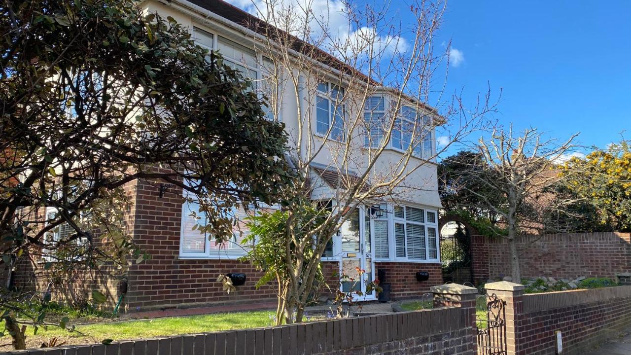 4 Bedroom House By Your Stay Solutions Short Lets & Serviced Accommodation Southampton With Terrace & Garden Exteriér fotografie