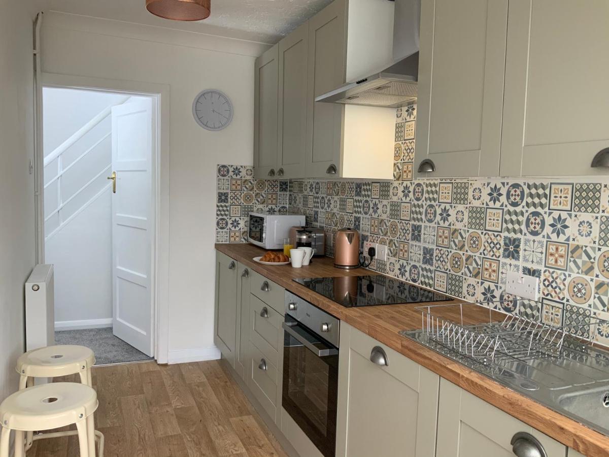 4 Bedroom House By Your Stay Solutions Short Lets & Serviced Accommodation Southampton With Terrace & Garden Exteriér fotografie