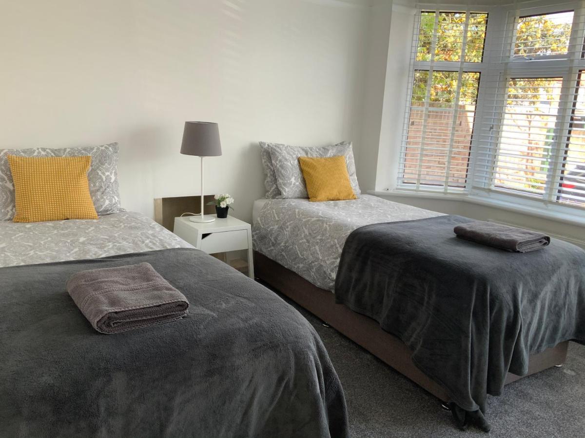 4 Bedroom House By Your Stay Solutions Short Lets & Serviced Accommodation Southampton With Terrace & Garden Exteriér fotografie