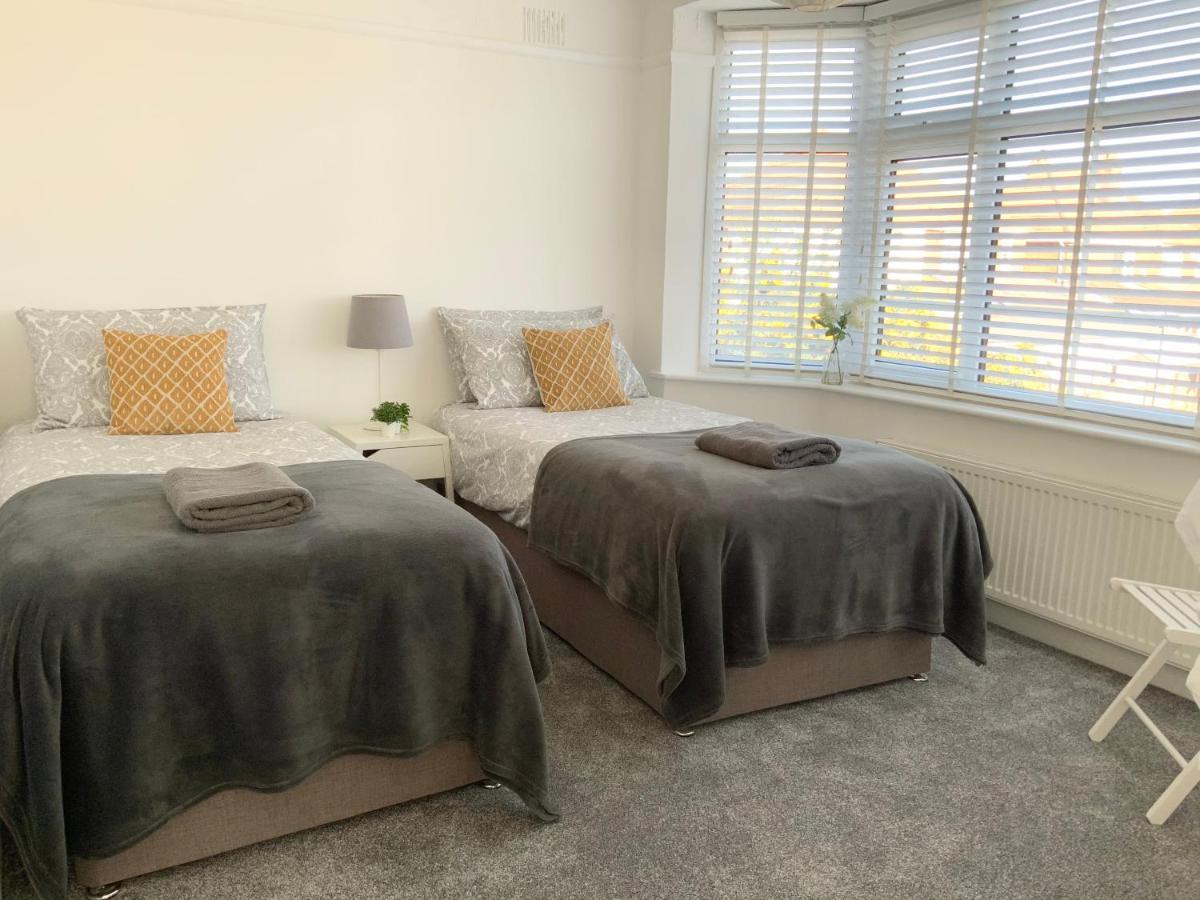 4 Bedroom House By Your Stay Solutions Short Lets & Serviced Accommodation Southampton With Terrace & Garden Exteriér fotografie