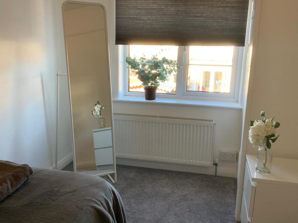 4 Bedroom House By Your Stay Solutions Short Lets & Serviced Accommodation Southampton With Terrace & Garden Exteriér fotografie