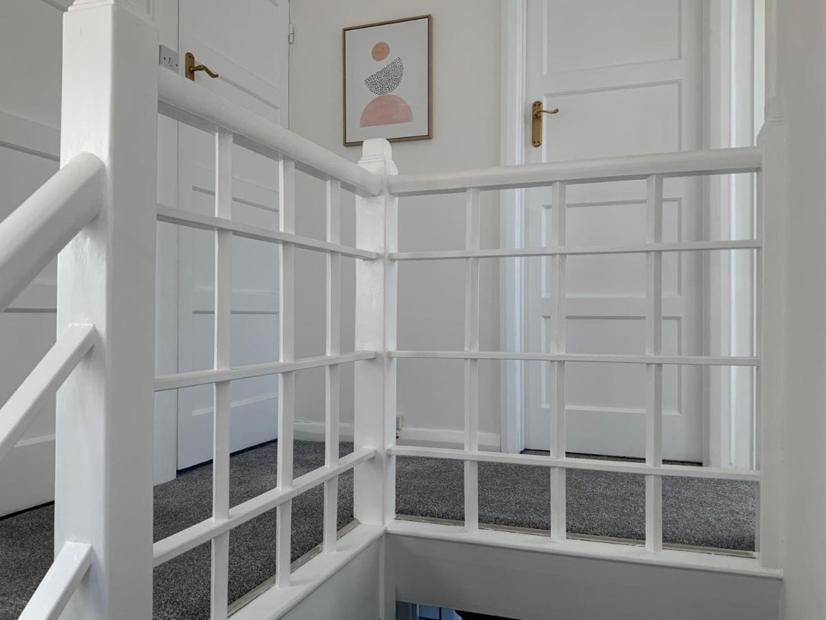 4 Bedroom House By Your Stay Solutions Short Lets & Serviced Accommodation Southampton With Terrace & Garden Exteriér fotografie
