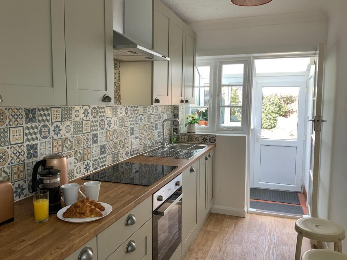 4 Bedroom House By Your Stay Solutions Short Lets & Serviced Accommodation Southampton With Terrace & Garden Exteriér fotografie