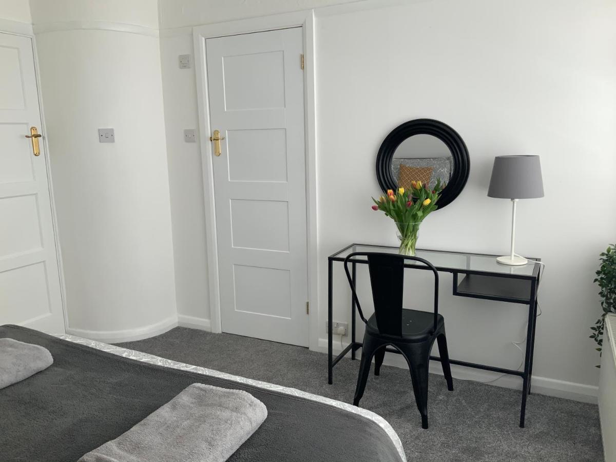 4 Bedroom House By Your Stay Solutions Short Lets & Serviced Accommodation Southampton With Terrace & Garden Exteriér fotografie