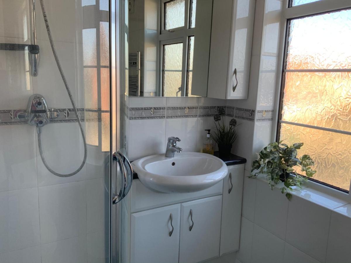 4 Bedroom House By Your Stay Solutions Short Lets & Serviced Accommodation Southampton With Terrace & Garden Exteriér fotografie